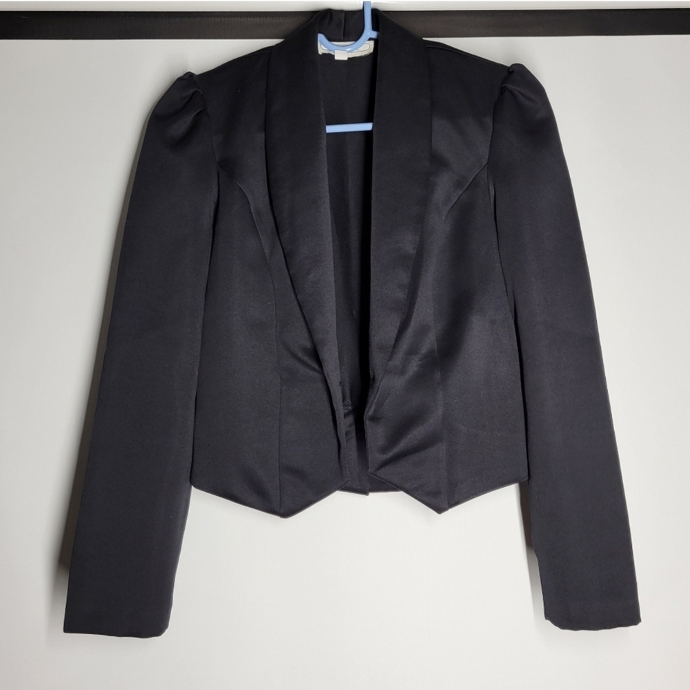 Pretense Black Tailored Cropped Blazer with Notched Lapels
